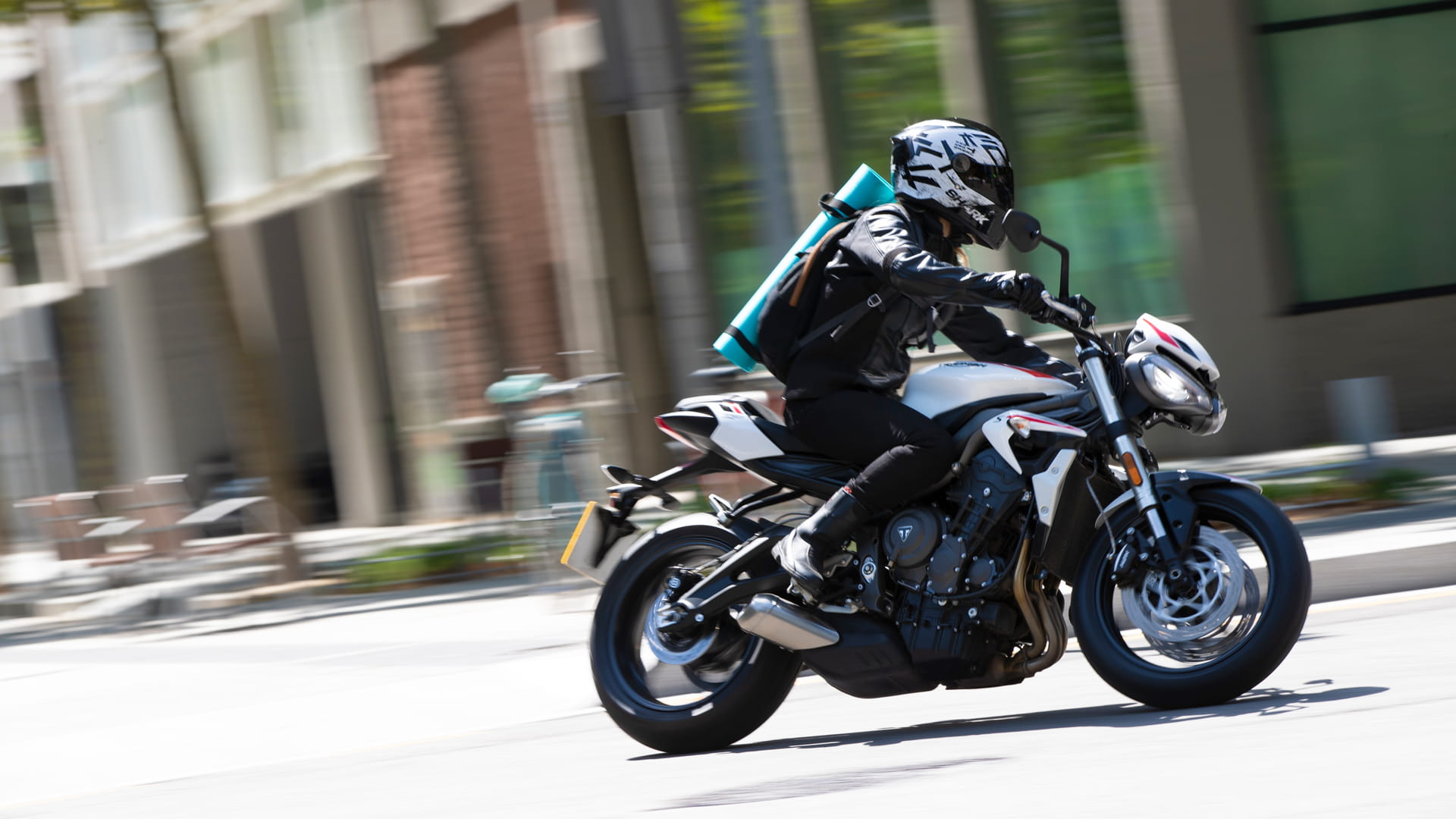 Triumph street deals triple s 660